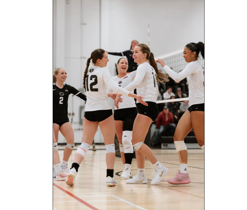 Canadore Women’s Volleyball Team with thrilling 3-2 Victory