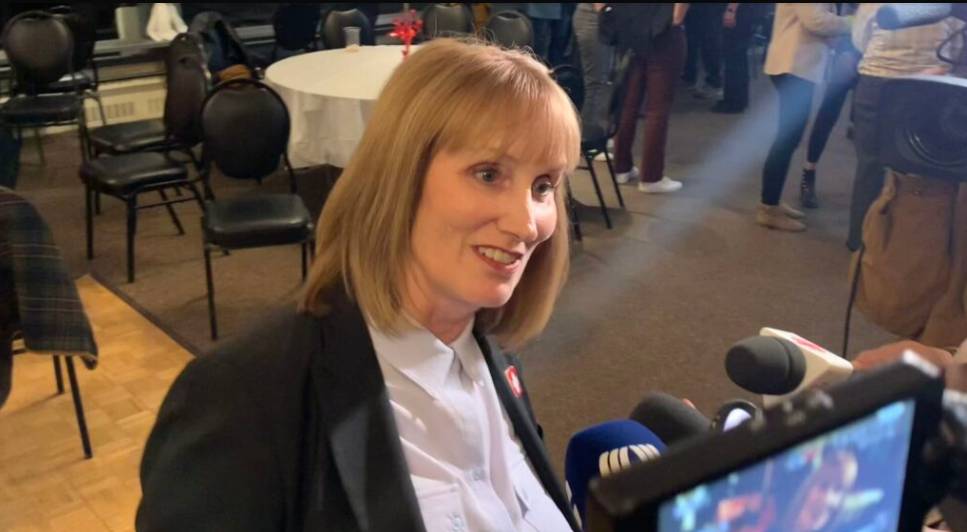 MP Rochefort to present Military Honours Review petition