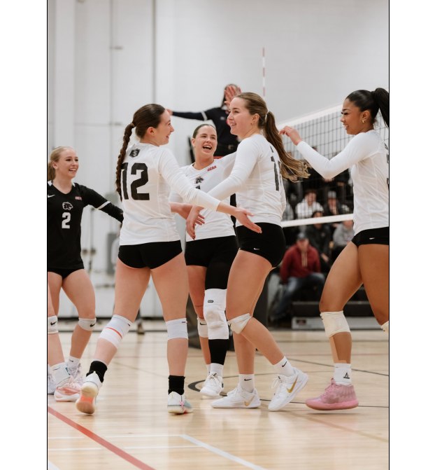 Canadore Women’s Volleyball Team with thrilling 3-2 Victory