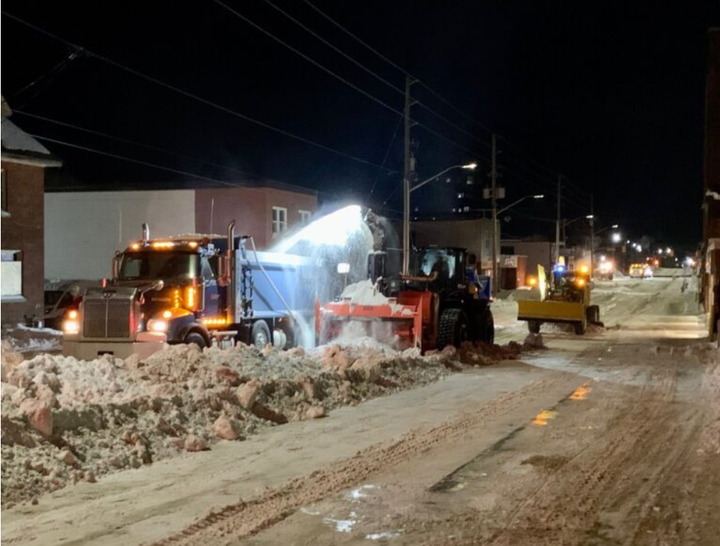 City continues removing snowbanks