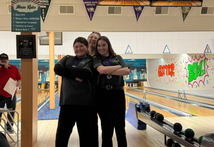 Youth Bowlers advance to Provincials