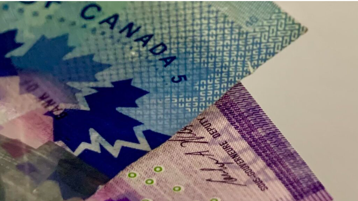 Report says top paid CEOs earn Canadian workers’ annual salary in about 8 hours