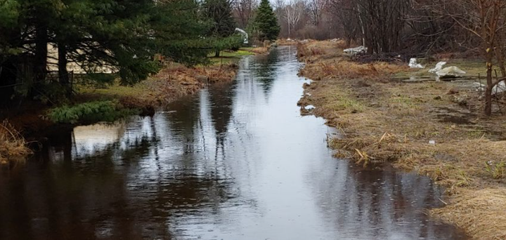 Crews removing ice from Parks Creek